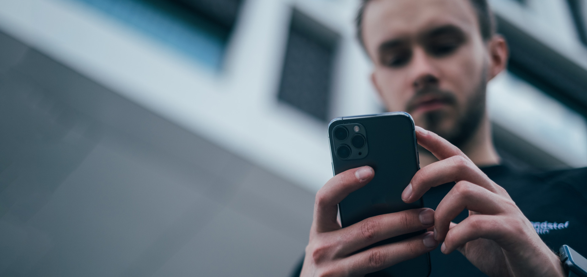 Making-the-first-call-tiago-bandeira-mMV4NU3UBY8-unsplash